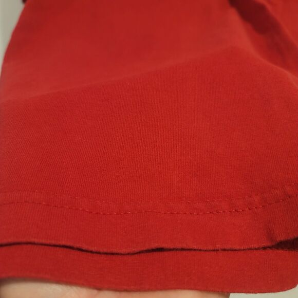 Vintage Reyn Spooner Men's Red T-Shirt with Sailboat Graphic Print - Picture 4 of 6